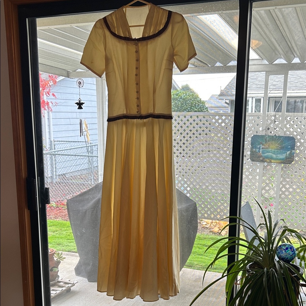 Collector vintage Yellow Dress with Brown Accents